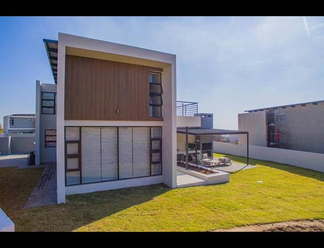 4 BEDROOM HOUSE FOR SALE IN JACKAL CREEK GOLF ESTATE